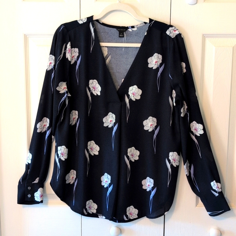 💠PERFECT ANN TAYLOR Navy Floral Blouse💠 Discounted Shipping!